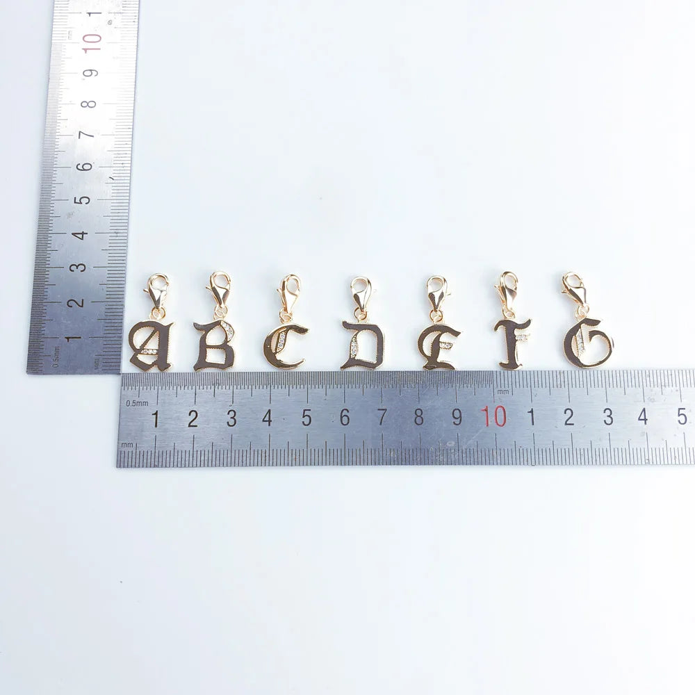Damen-Charm-Anhänger Buchstaben Alphabet golden Vintage aus Sterlingsilber