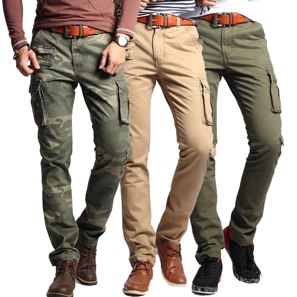 Herren Cargo Hose im militärischen Stil mit mehreren Taschen und Tarnung