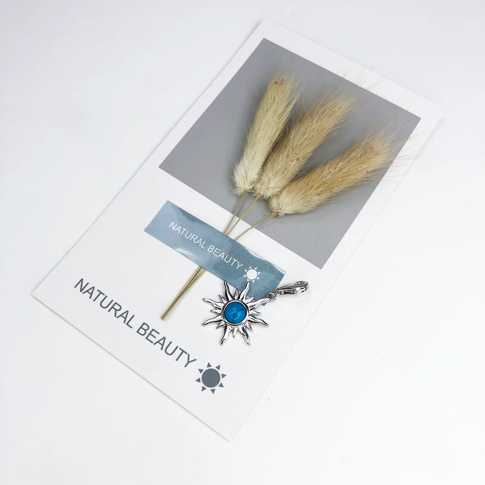 Sonnen-Anhänger aus 925-Sterlingsilber mit blauem Stein, zusammen mit Karten-Set