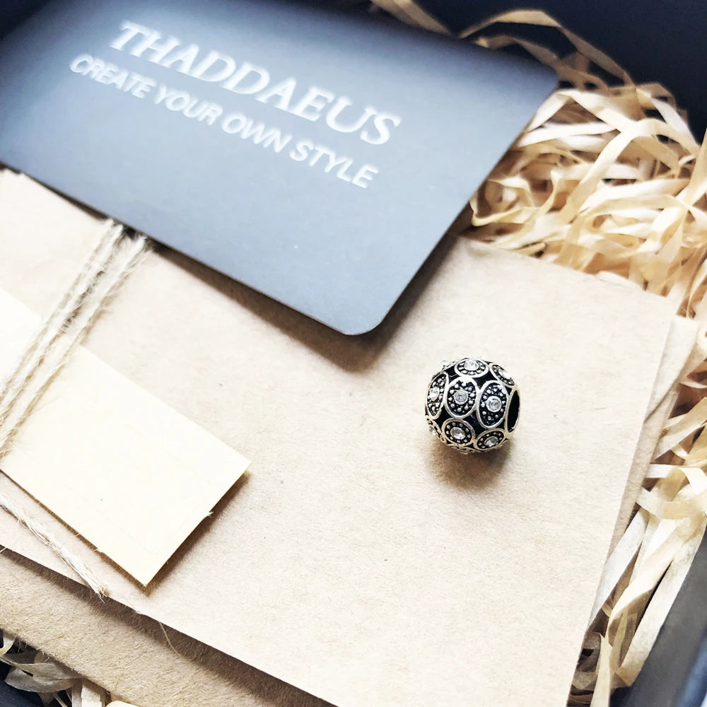 Kugeliger schwarzer 925 Sterlingsilber Charm mit Art-déco Strassfeldern