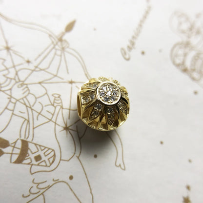 Damen-Charm-Anhänger Sonne golden Pavé Karma Sommer aus Sterlingsilber