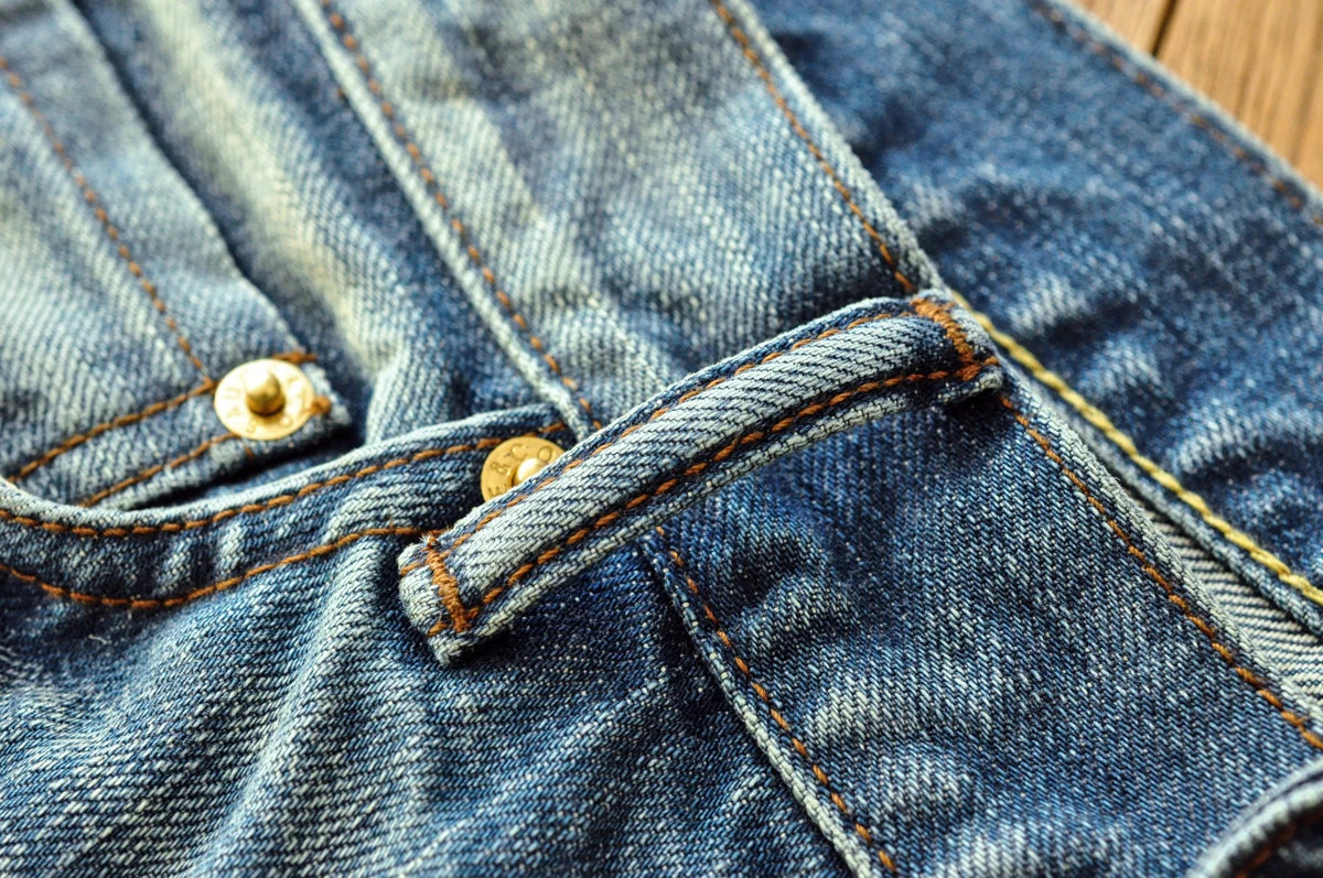 Herren Jeans im Used-Look mit Schnurrbart-Effekt aus Selvedge-Denim