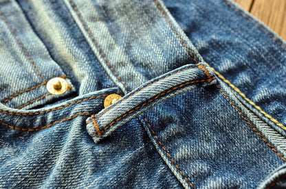 Herren Jeans im Used-Look mit Schnurrbart-Effekt aus Selvedge-Denim