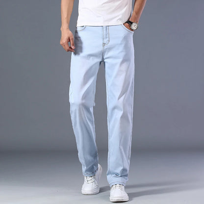 Männer Jeans im klassischen Stil mit losem Schnitt und Taschen
