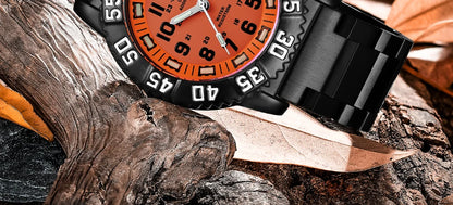Herren-Sportquarzuhr mit Leuchtzeigern und Nylonarmband