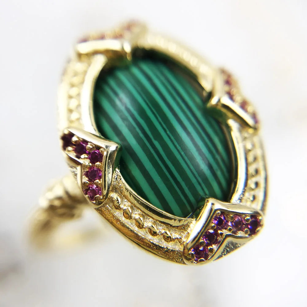 Damen-Ring ovaler grüner Stein vergoldet Vintage aus Sterlingsilber