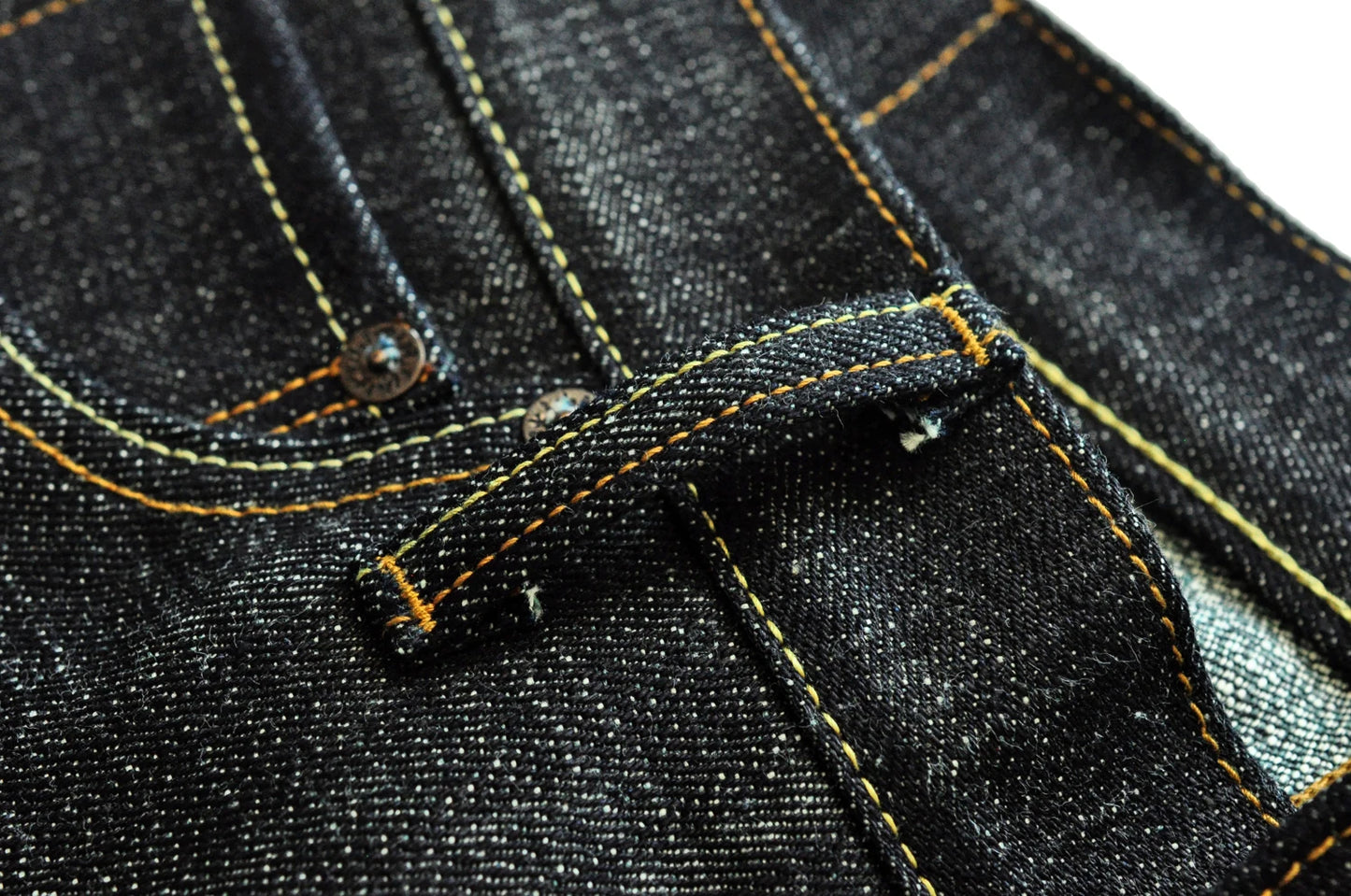 Herren Jeans im Vintage-Stil aus Selvedge Raw Denim mit Silber-überzogenen Knöpfen