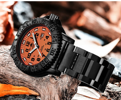 Herren-Sportquarzuhr mit Leuchtzeigern und Nylonarmband