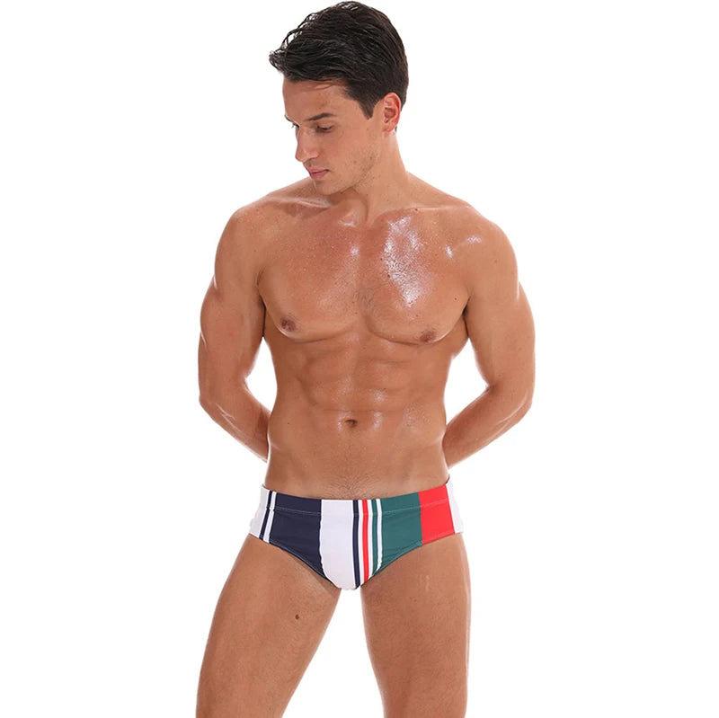 Herren-Polyester-Shorts mit Mesh-Innenslip und Seitentaschen – schnelltrocknend und vielseitig für Sport und Strand
