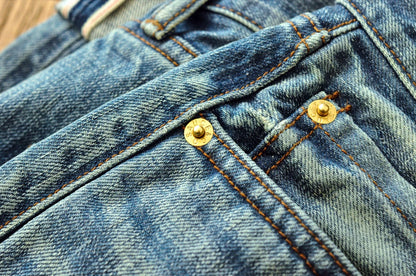 Herren Jeans im Used-Look mit Schnurrbart-Effekt aus Selvedge-Denim