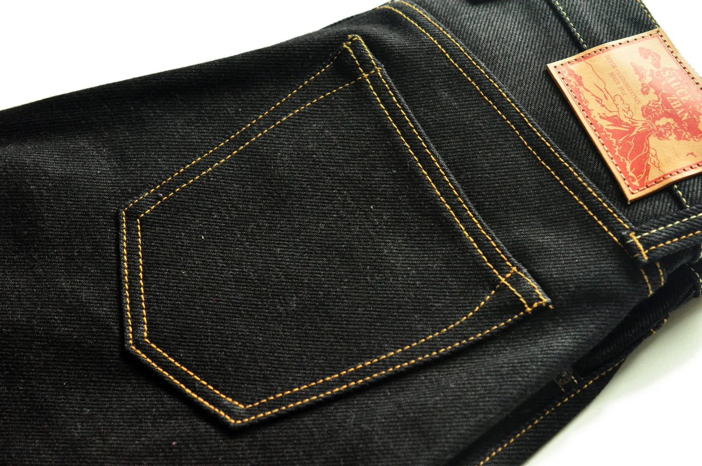 Herren Jeans aus Selvedge Denim mit doppelseitiger Färbung und gerader Passform