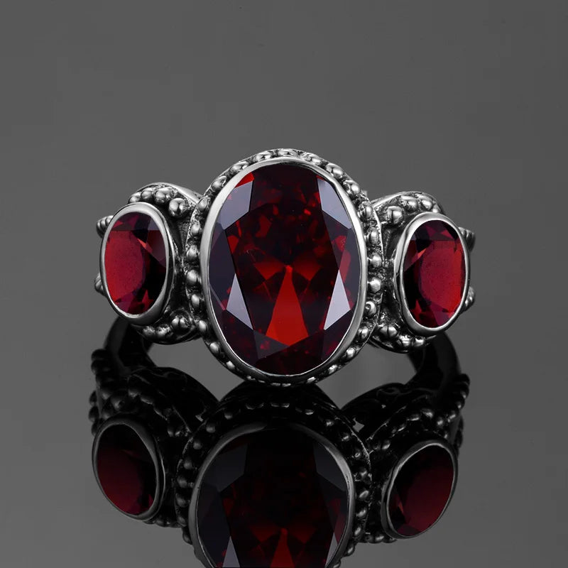 Damen-Ring aus 925er Silber mit Granat in Ovalform Hochwertiges Schmuckstück Schmuckqualität