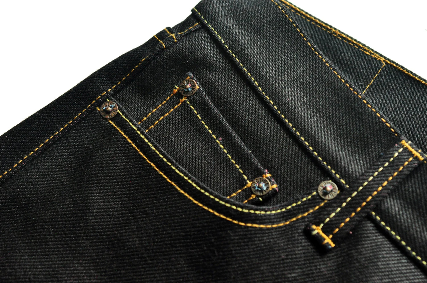 Herren Jeans aus Selvedge Denim mit doppelseitiger Färbung und gerader Passform
