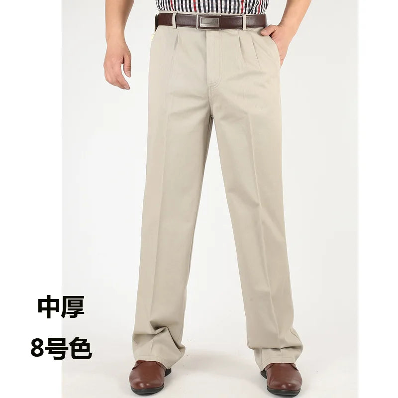 Herren-Casualhose mit hohem Bund, Gürtelschlaufen und Taschen, cremebeige