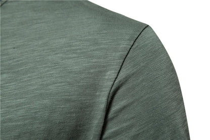 Herren T-Shirt aus einfarbigem Casual-Stoff mit klassischem Schnitt für den Sommer