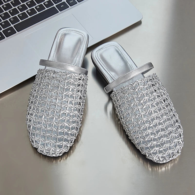 AIYUQI 2025, neue Stil, geschlossene Zehen-Damenhausschuhe, gewebte, rutschfeste römische Hausschuhe für Frauen, große Sommer-Strand-Damenschuhe