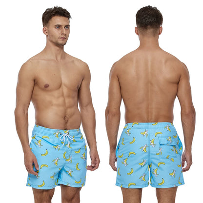 Herren-Badeshorts aus Polyester mit abnehmbarem Polster und niedrigem Bund – ideal für den Sommer.