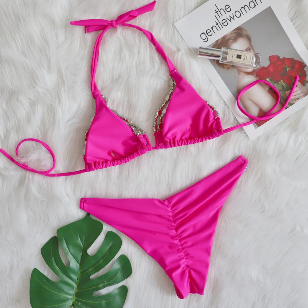Schwarzes Bikini-Set mit Blumenmuster und Push-up-Effekt – verführerische Bademode für Strand und Pool