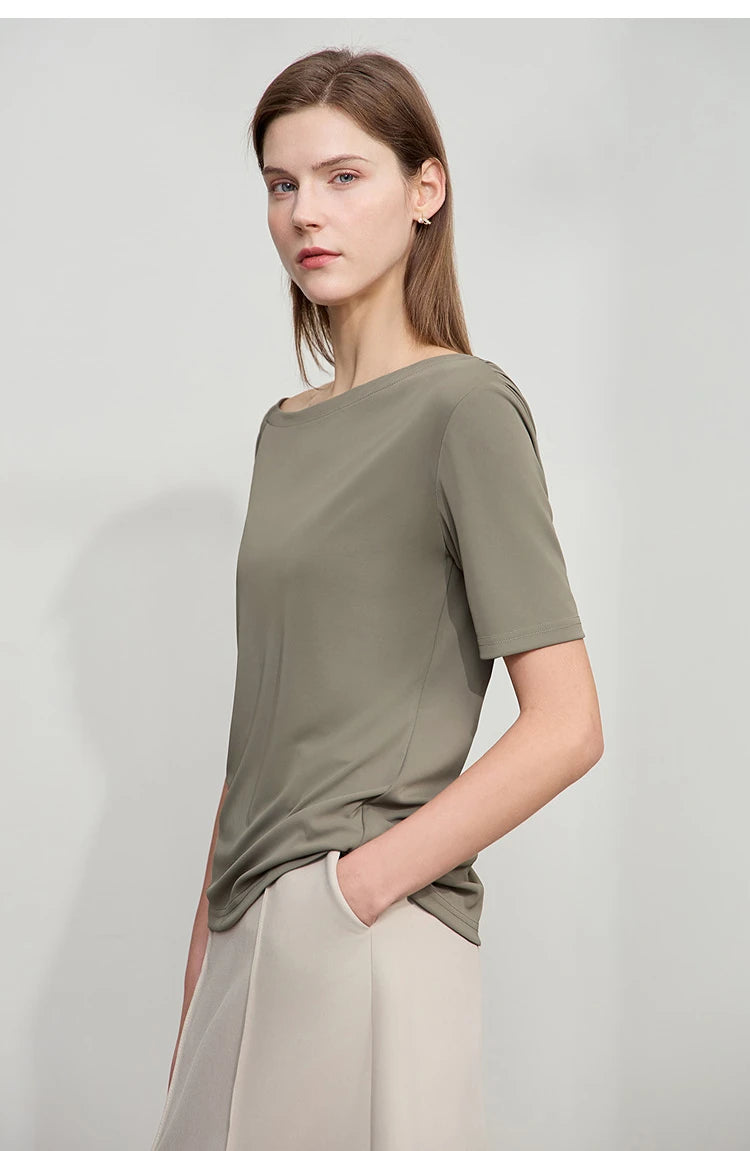 Damen T-Shirt im minimalistischen Stil mit klassischer Slim Fit Passform