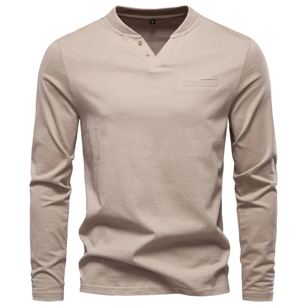 Herren-Langarmshirt mit V-Ausschnitt, beiger Farbton, Knopfleiste und Brusttasche