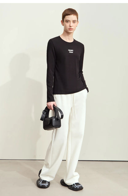 Damen T-Shirt mit minimalistischem Design und gesticktem Brief für den Herbst
