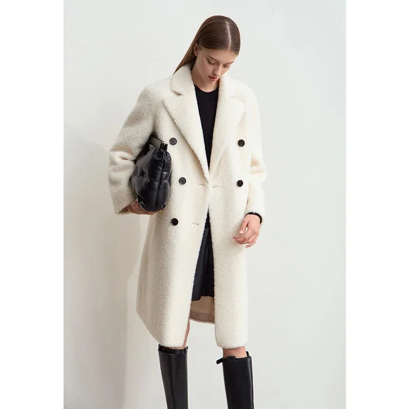 Damen Anzug im minimalistischen Stil mit zweireihigem Kragen und Taschen