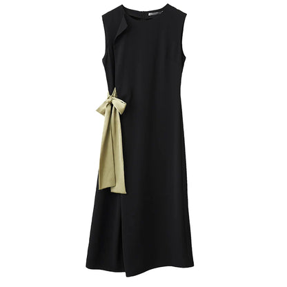 Ärmelloses Damenkleid schwarz, Farbblock und beiges Schleifenband
