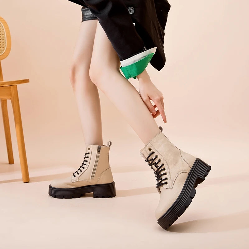Beige Schnürstiefeletten, knöchelhoch, mit profilierter Laufsohle