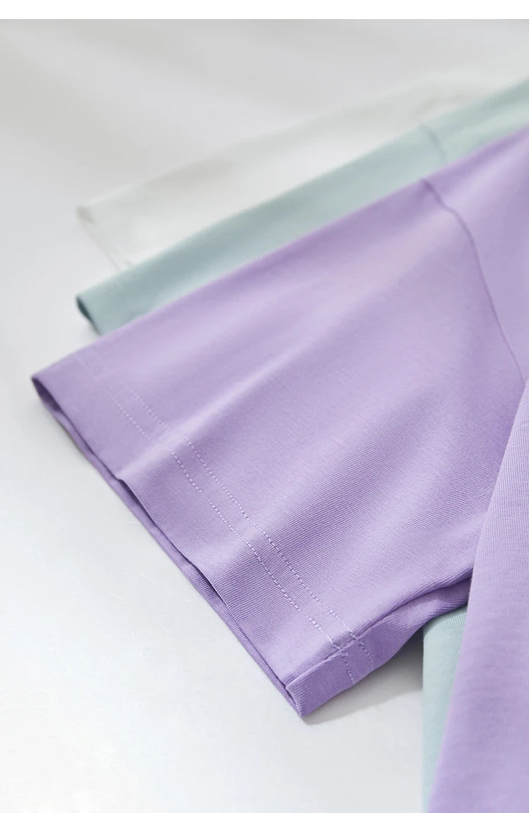 Damen T-Shirt im Minimalismus-Stil mit Taschen und elastischem O-Neck