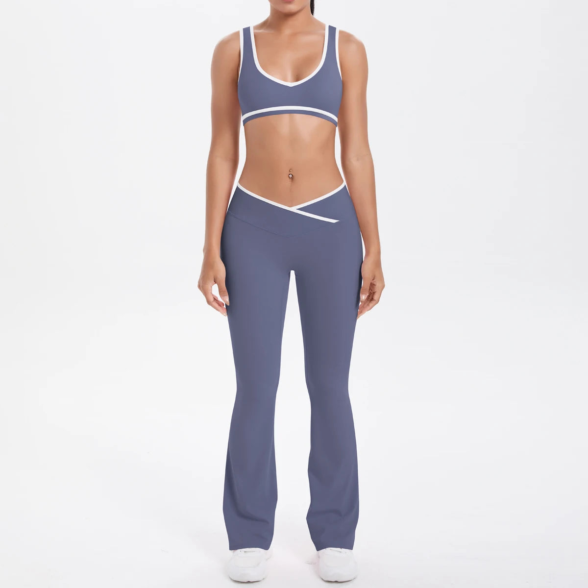 Yoga-Set aus dunkelblauem Sport-BH und hochbundigen Leggings