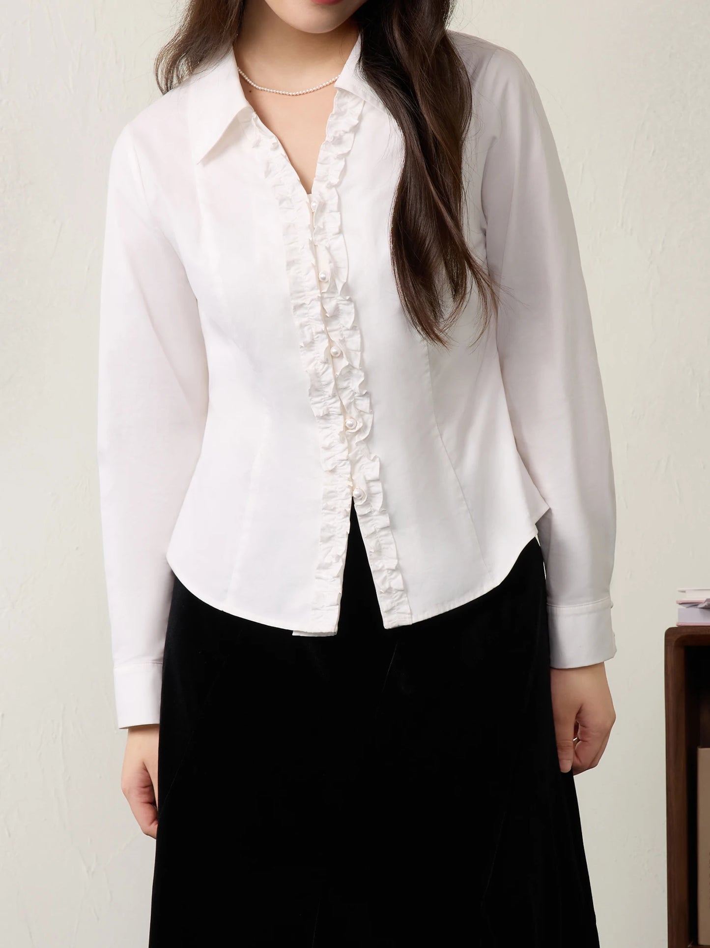Sommerliches Damen-Temperament-Shirt mit V-Ausschnitt im französischen Stil – vielseitig kombinierbar und locker geschnitten