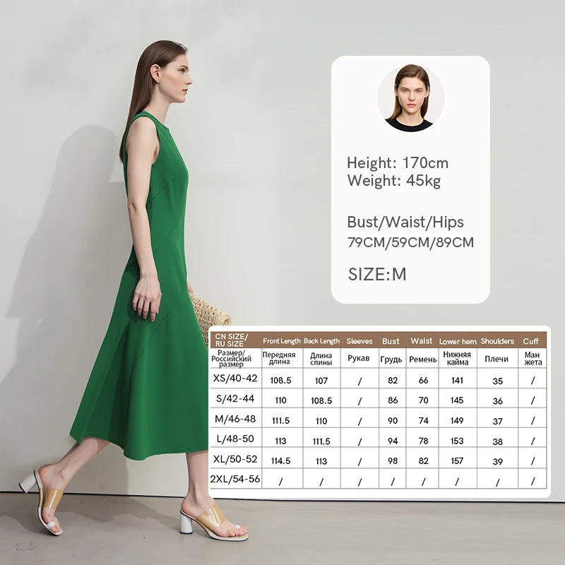Tailliertes Damen Kleid Mit Schlitz Aus Elastischem Strick
