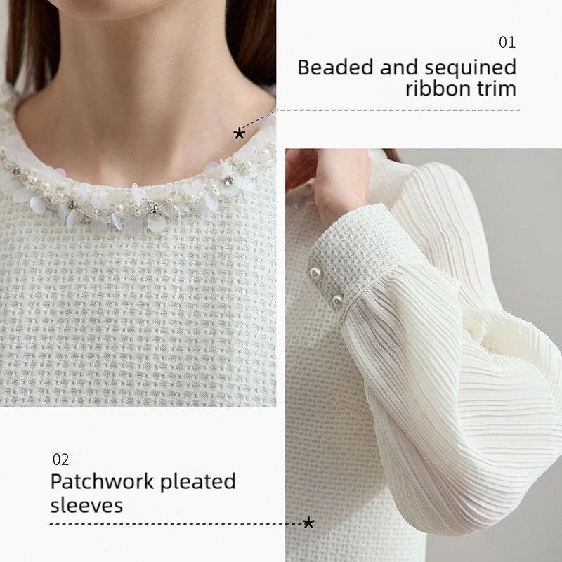 Beiges Kleid mit Perlen- und Paillettenbesatz am Halsausschnitt und gerippten Ärmeln