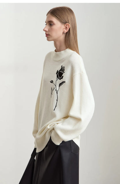 Damenpullover im Cremebeige mit Rundhalsausschnitt und Rosen-Stickerei, lange Ärmel