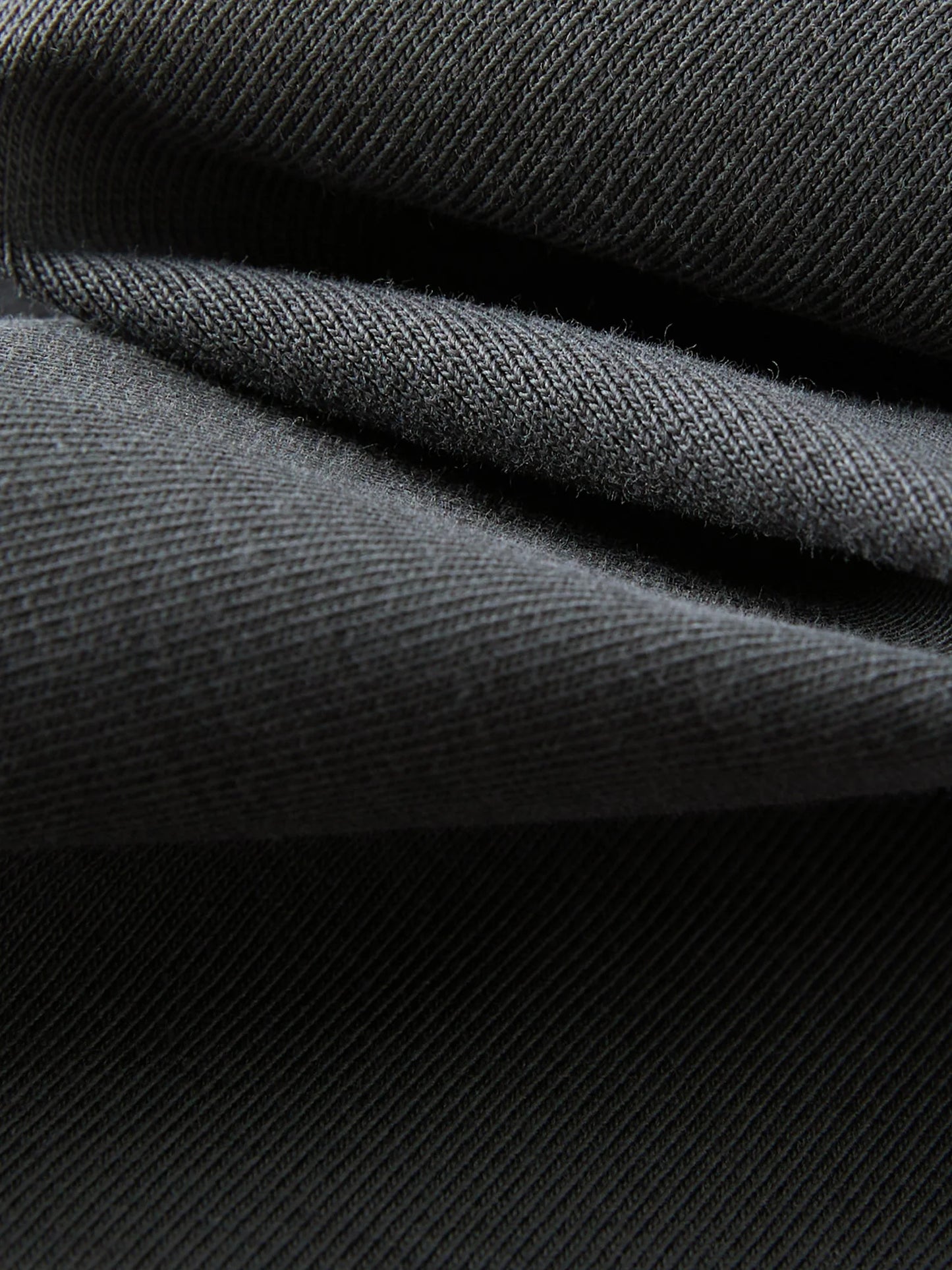 Damenbluse mit V-Ausschnitt und langen Ärmeln aus Jacquardstoff im chinesischen Stil mit Knopfleiste – in zwei Farben erhältlich.