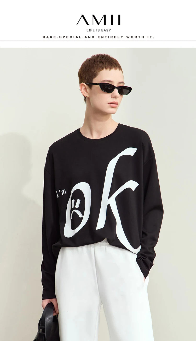 Damen T-Shirt im minimalistischen Stil mit Rundhalsausschnitt und Druckdesign