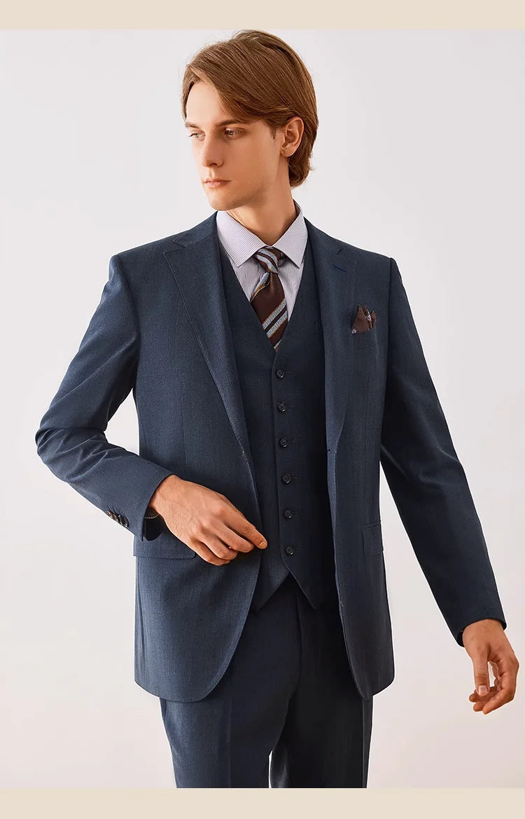 Schlanker Herrenblazer aus Wollmischung mit braunem Karomuster und Taschen – ideal für Business und Hochzeiten