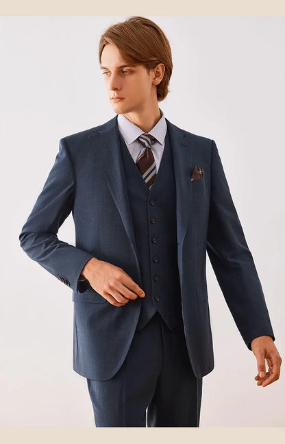 Schlanker Herrenblazer aus Wollmischung mit braunem Karomuster und Taschen – ideal für Business und Hochzeiten