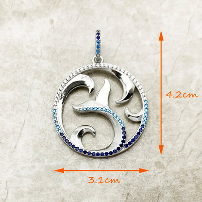 Delfin-Anhänger, Maße ca. 4,2×3,1 cm, rund mit blauem Steinrand
