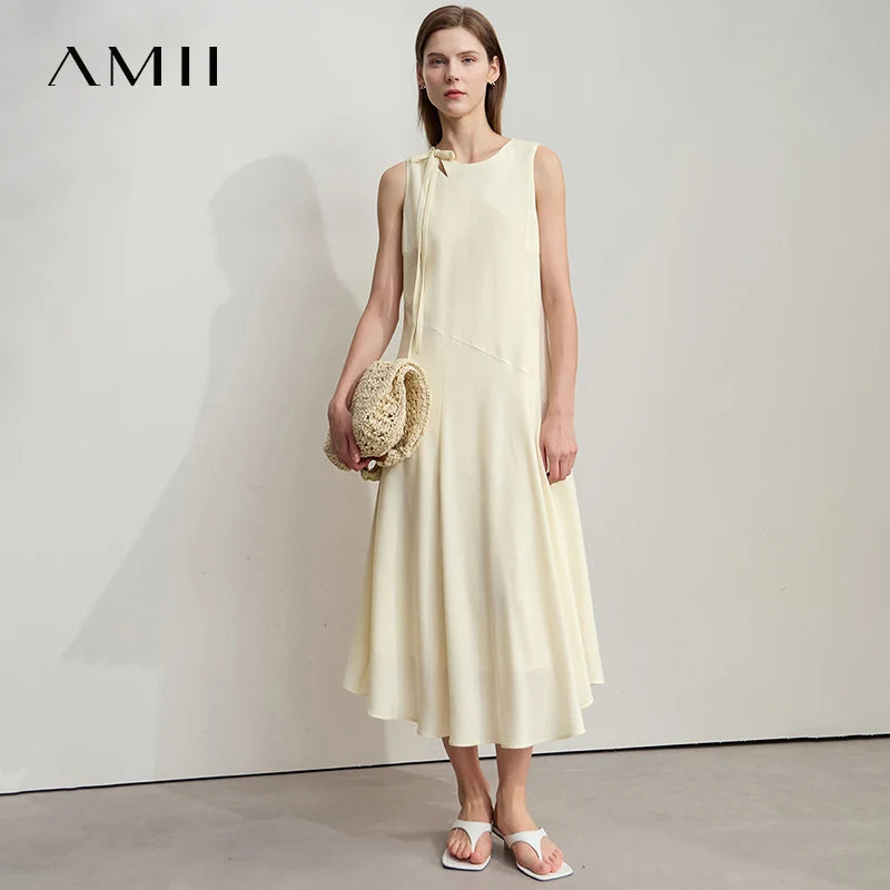 Elegantes Plissiertes Berufskleid Mit Gürtel Für Damen
