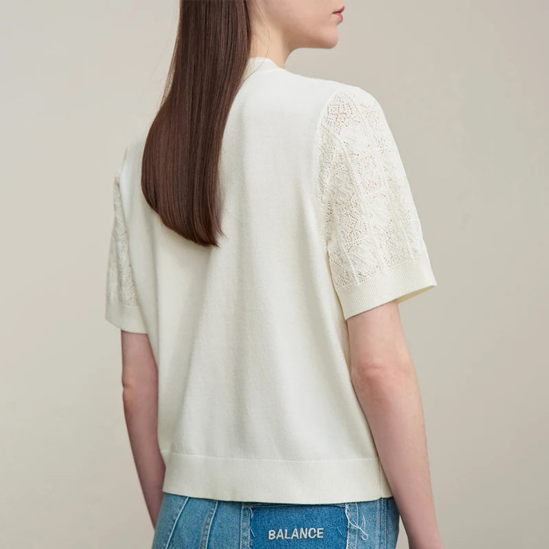 Ecrufarbener Strickpullover mit Kurzarm und feinem Strukturmuster