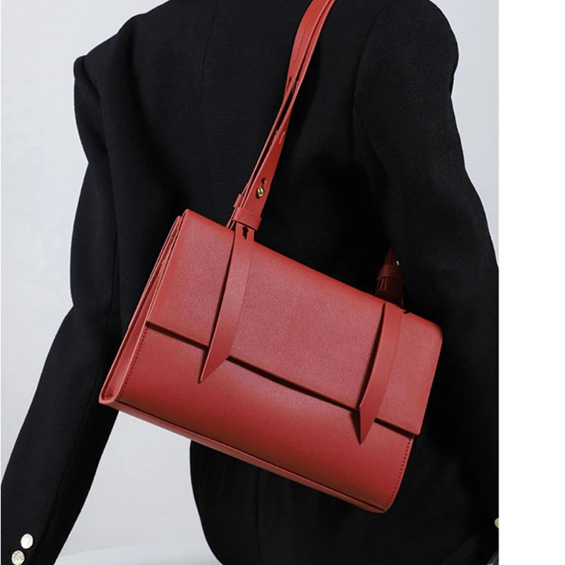 Schultertasche Aus Kuh-Spaltleder In Rot | Elegant