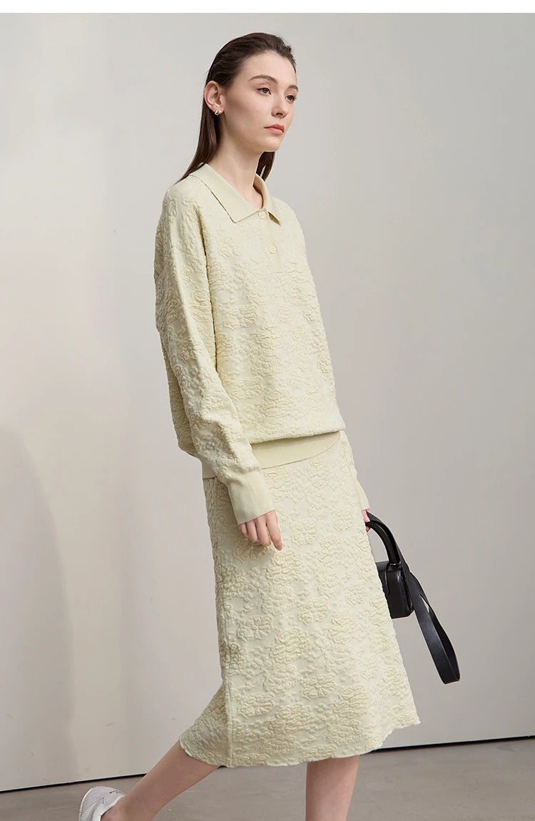 Damenpullover, hellbeige/gelblicher Strick mit Kragen und Knopfleiste, lange Ärmel