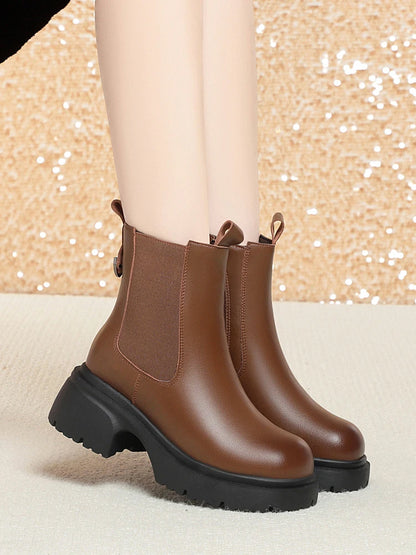Damen-Chelsea-Boots in Braun mit elastischen Seiten und kräftiger Profilsohle