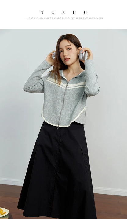 Kurzes Damen-Strickshirt mit kurzen Ärmeln – hautfreundlich, bequem und vielseitig für den Sommer
