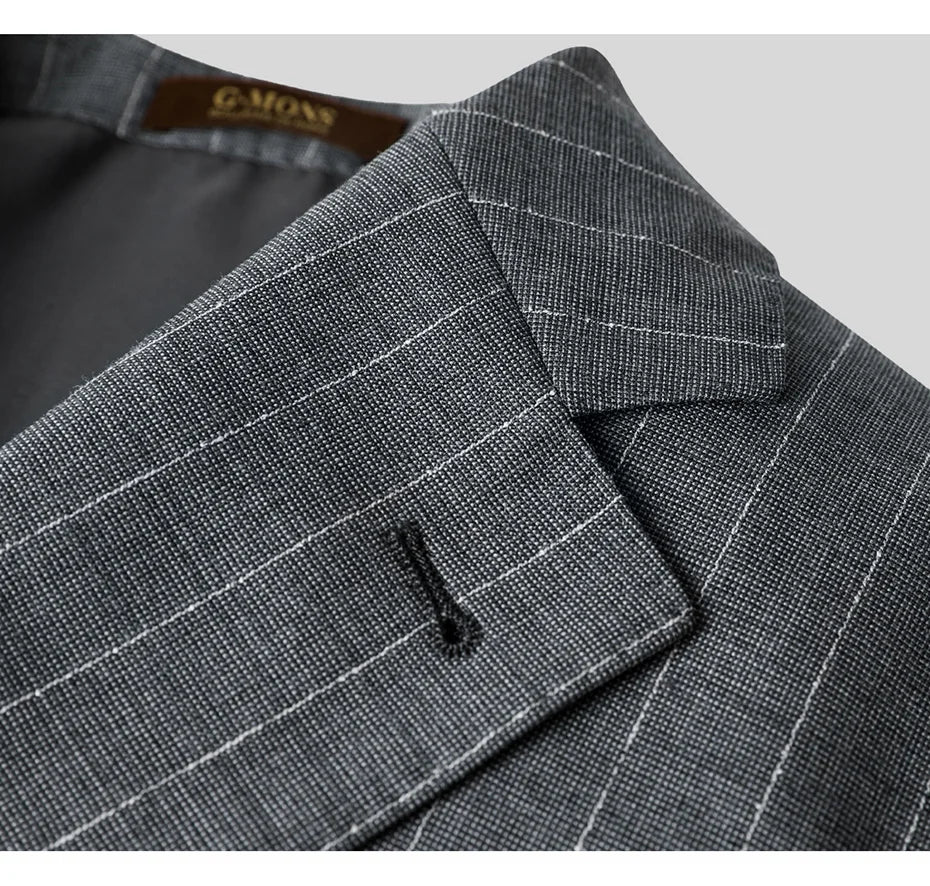 Eleganter Herrenanzug aus 67% Wolle: Grauer Nadelstreifen, Einreiher, Business & Hochzeit, Slim Fit