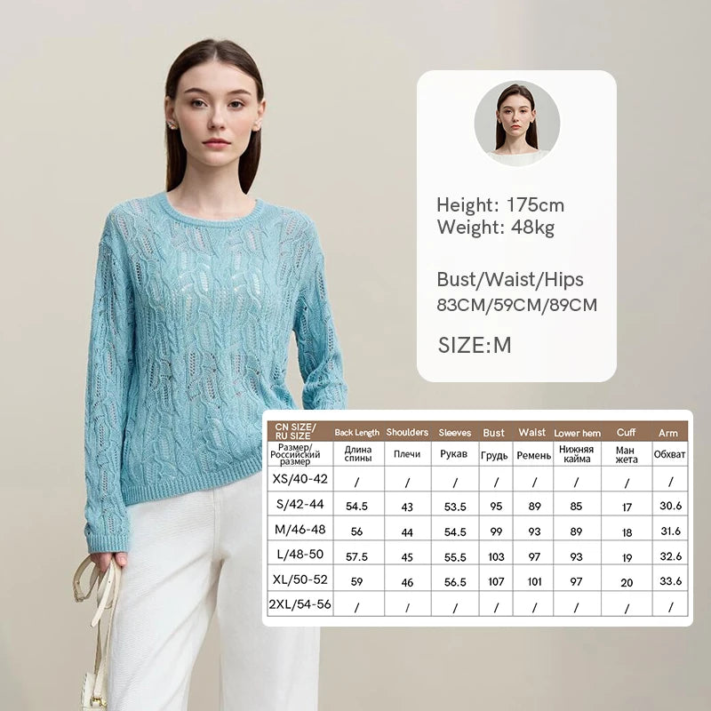 Hellblauer Damen-Strickpullover mit Rundhals, Langarm und Zopfmuster im Hohlstrick