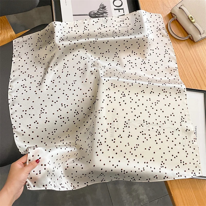 Damen Seidenschal quadratisch gepunktet Halstuch Bandana Hijab Haarband