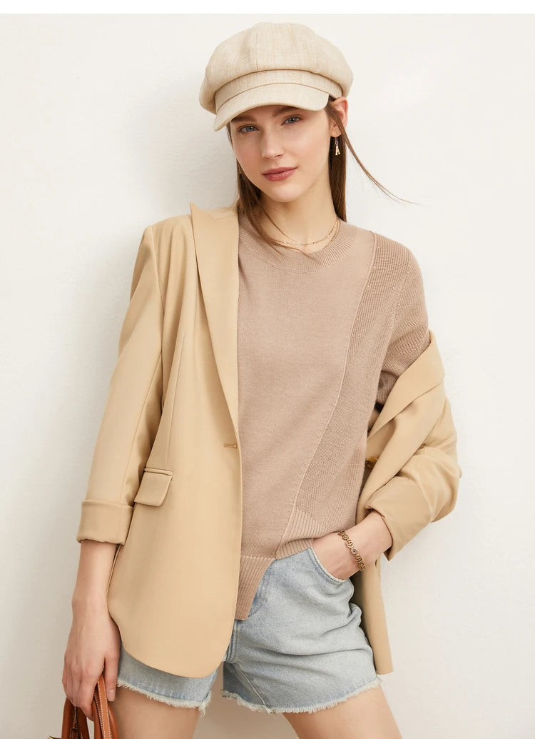 Beiger Feinstrickpullover mit Rundhalsausschnitt, langen Ärmeln und Bündchen