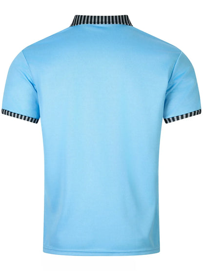 Leichtes Herren-Poloshirt aus Eisseide mit kurzem Ärmel und Reverskragen – ideal für den Sommer im Büro.